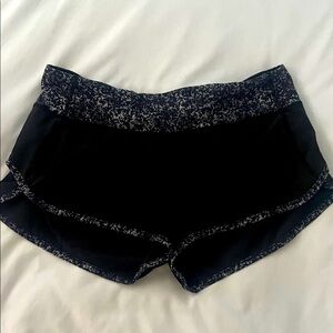 Lululemon Size 6 Black Speed Up Shorts with Patterned Waistband/Trim